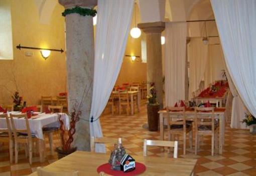 фото отеля Hotel ve Dvore
