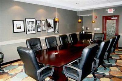 фото отеля Hampton Inn Suites Detroit-Canton