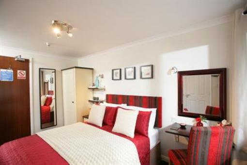 фото отеля Distant Hills Guest House