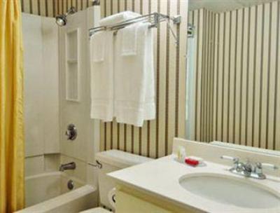 фото отеля University Inn Clemson
