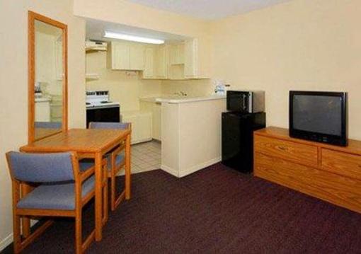 фото отеля Econo Lodge Pryor