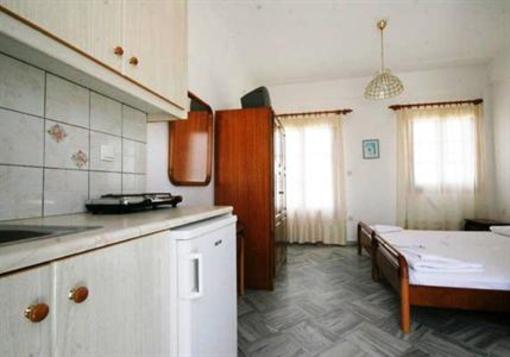фото отеля Studios and Apartments Hara