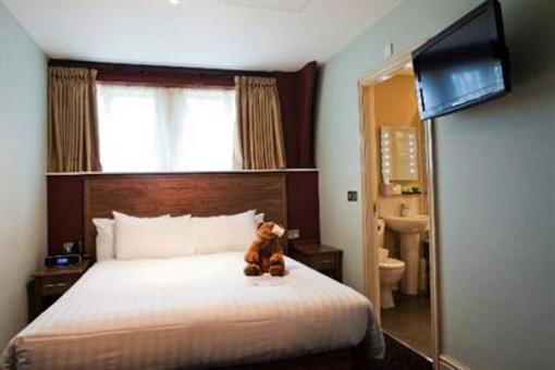 фото отеля The Dog and Doublet Inn Sandon
