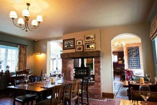 фото отеля The Dog and Doublet Inn Sandon