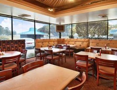 фото отеля Days Inn Savannah Richmond Hill