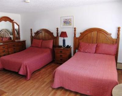 фото отеля Stonehouse Motel & Restaurant