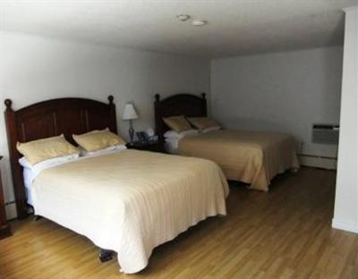 фото отеля Stonehouse Motel & Restaurant