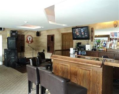 фото отеля Stonehouse Motel & Restaurant