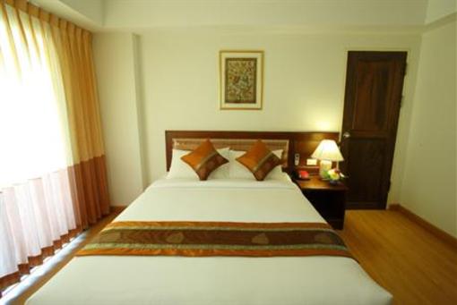 фото отеля Poonpetch Hotel