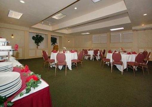 фото отеля Quality Suites Downtown