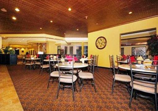 фото отеля Quality Suites Downtown