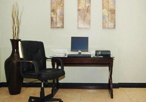 фото отеля Quality Suites Downtown