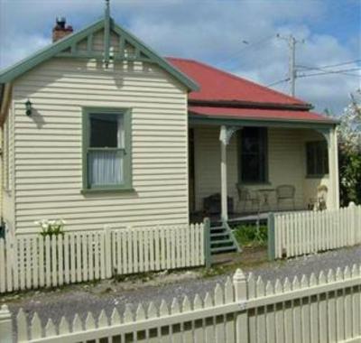 фото отеля Mcintosh Cottages Strahan