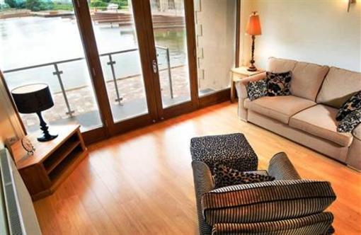 фото отеля Tewitfield Marina Self Catering Accommodation Carnforth