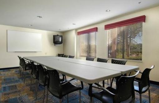 фото отеля Red Roof Inn - Southpoint