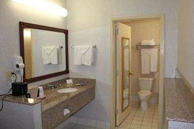 фото отеля Quality Inn at Raritan Center