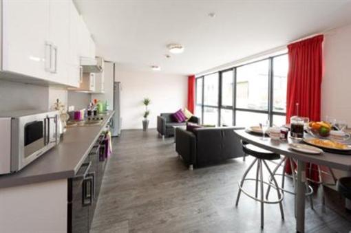 фото отеля Destiny Scotland - Beaverbank Festival Apartments