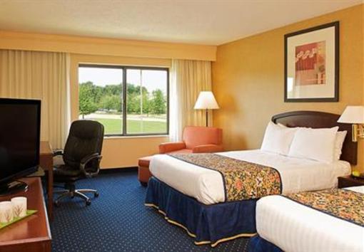 фото отеля Courtyard by Marriott Columbus Tipton Lakes