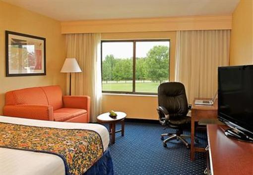 фото отеля Courtyard by Marriott Columbus Tipton Lakes