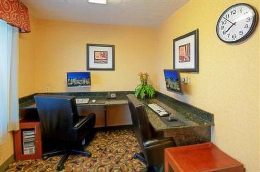 фото отеля Holiday Inn Express Hotel & Suites I-10 East