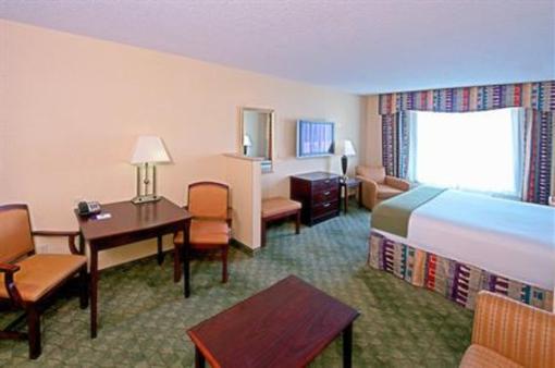 фото отеля Holiday Inn Express Hotel & Suites I-10 East