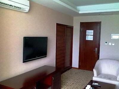 фото отеля Civil Aviation Holiday Inn Dalian