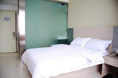 фото отеля Civil Aviation Holiday Inn Dalian