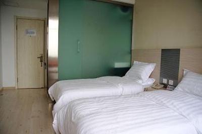 фото отеля Civil Aviation Holiday Inn Dalian