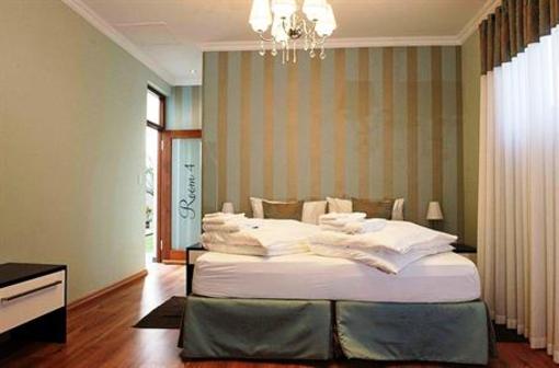 фото отеля Namib Guesthouse