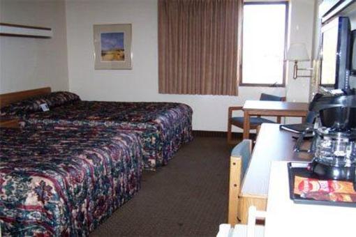 фото отеля Expressway Inn & Suites