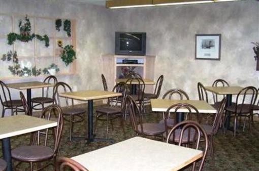 фото отеля Expressway Inn & Suites
