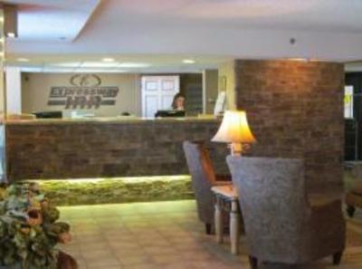 фото отеля Expressway Inn & Suites