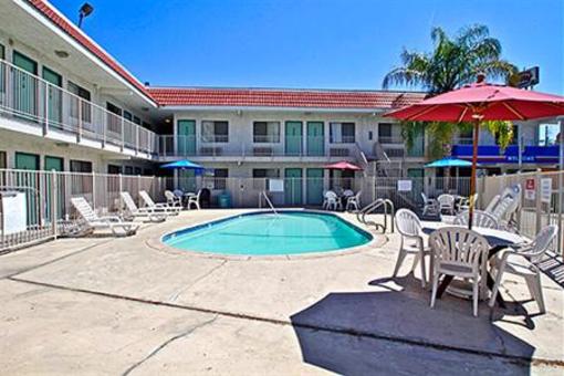 фото отеля Motel 6 Bakersfield Convention Center