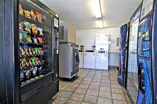 фото отеля Motel 6 Bakersfield Convention Center