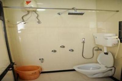 фото отеля Hotel Travellers Inn