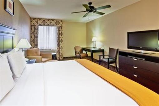 фото отеля Holiday Inn Express & Suites Clinton Mississippi