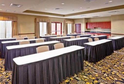 фото отеля Holiday Inn Express & Suites Clinton Mississippi