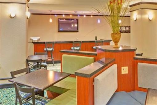 фото отеля Holiday Inn Express & Suites Clinton Mississippi