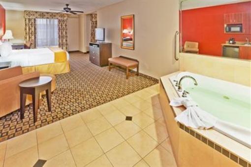 фото отеля Holiday Inn Express & Suites Clinton Mississippi