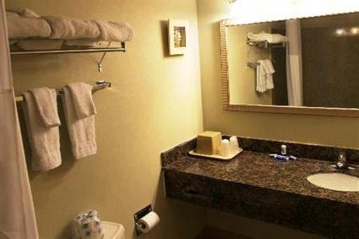 фото отеля Cape Shore Inn