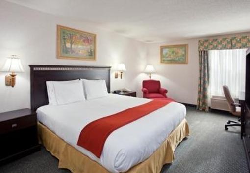 фото отеля Holiday Inn Express Hotel & Suites Saint Clairsville