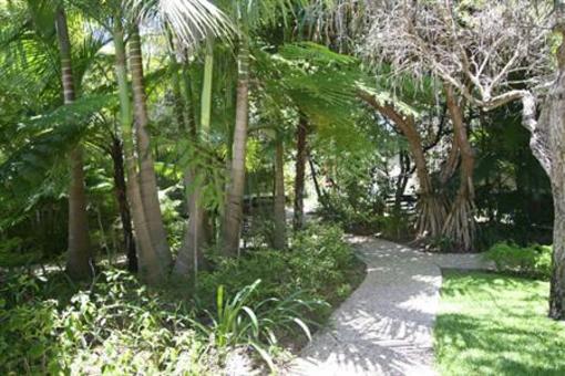 фото отеля The Retreat Beach Houses Noosa