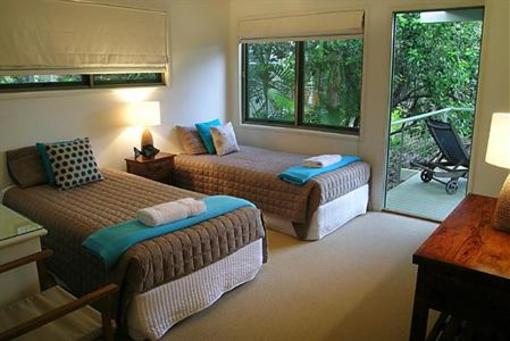 фото отеля The Retreat Beach Houses Noosa