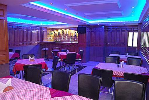 фото отеля Ponmari Residency