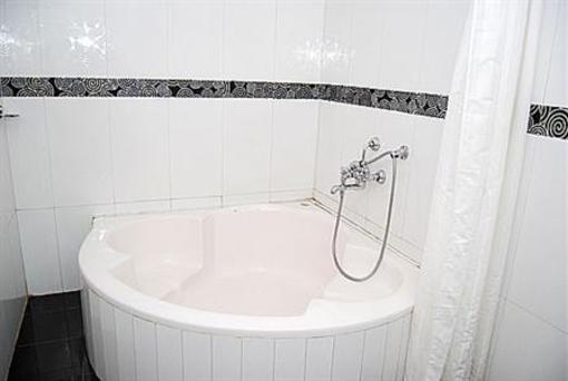 фото отеля Ponmari Residency