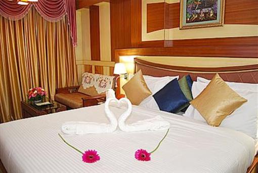 фото отеля Ponmari Residency