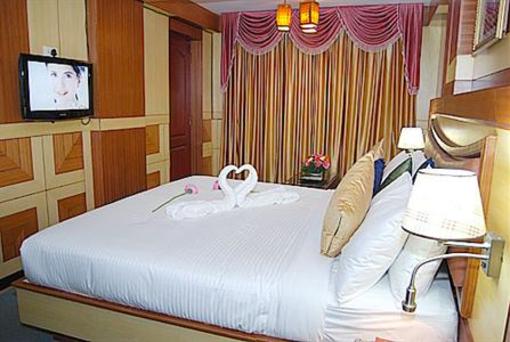 фото отеля Ponmari Residency