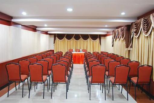 фото отеля Ponmari Residency