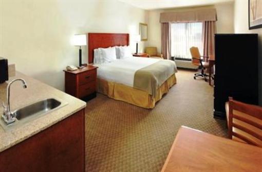 фото отеля Holiday Inn Express Hotel & Suites Pine Bluff/Pines Mall