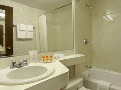 фото отеля Howard Johnson Inn - Newport Area Middletown